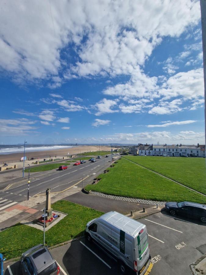 2 The Green, Exceptional Large House, Sea Views Loads Of Bathrooms Seaton Carew Extérieur photo