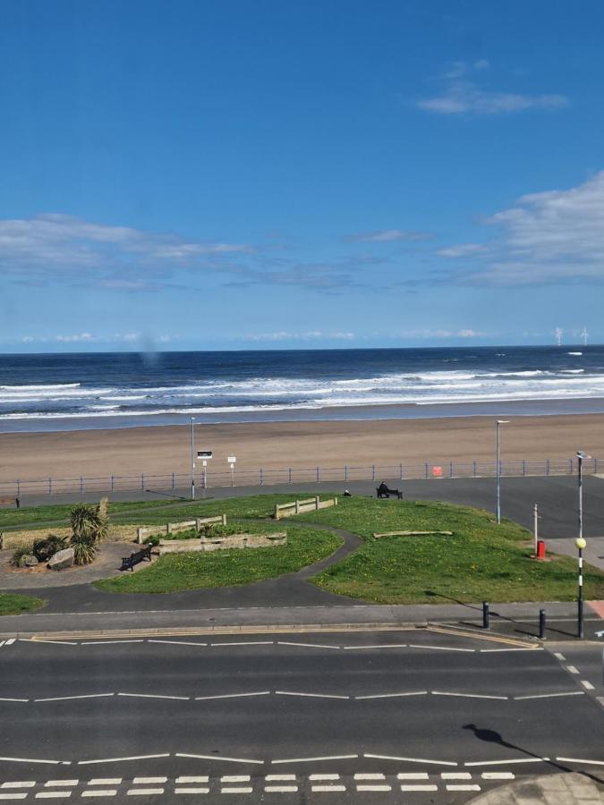 2 The Green, Exceptional Large House, Sea Views Loads Of Bathrooms Seaton Carew Extérieur photo