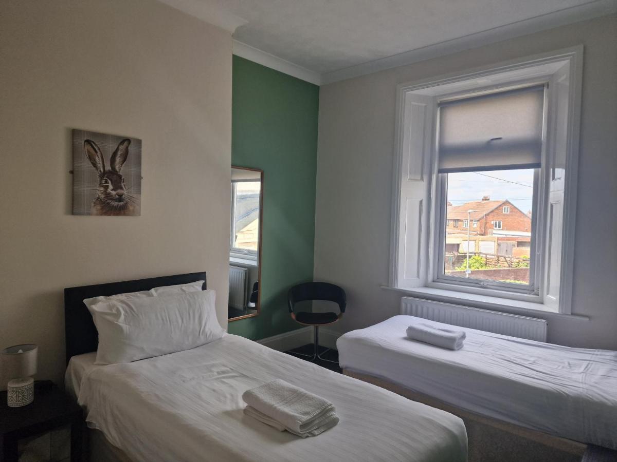 2 The Green, Exceptional Large House, Sea Views Loads Of Bathrooms Seaton Carew Extérieur photo