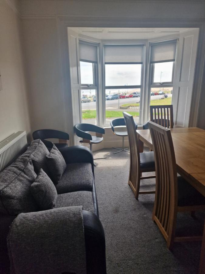 2 The Green, Exceptional Large House, Sea Views Loads Of Bathrooms Seaton Carew Extérieur photo